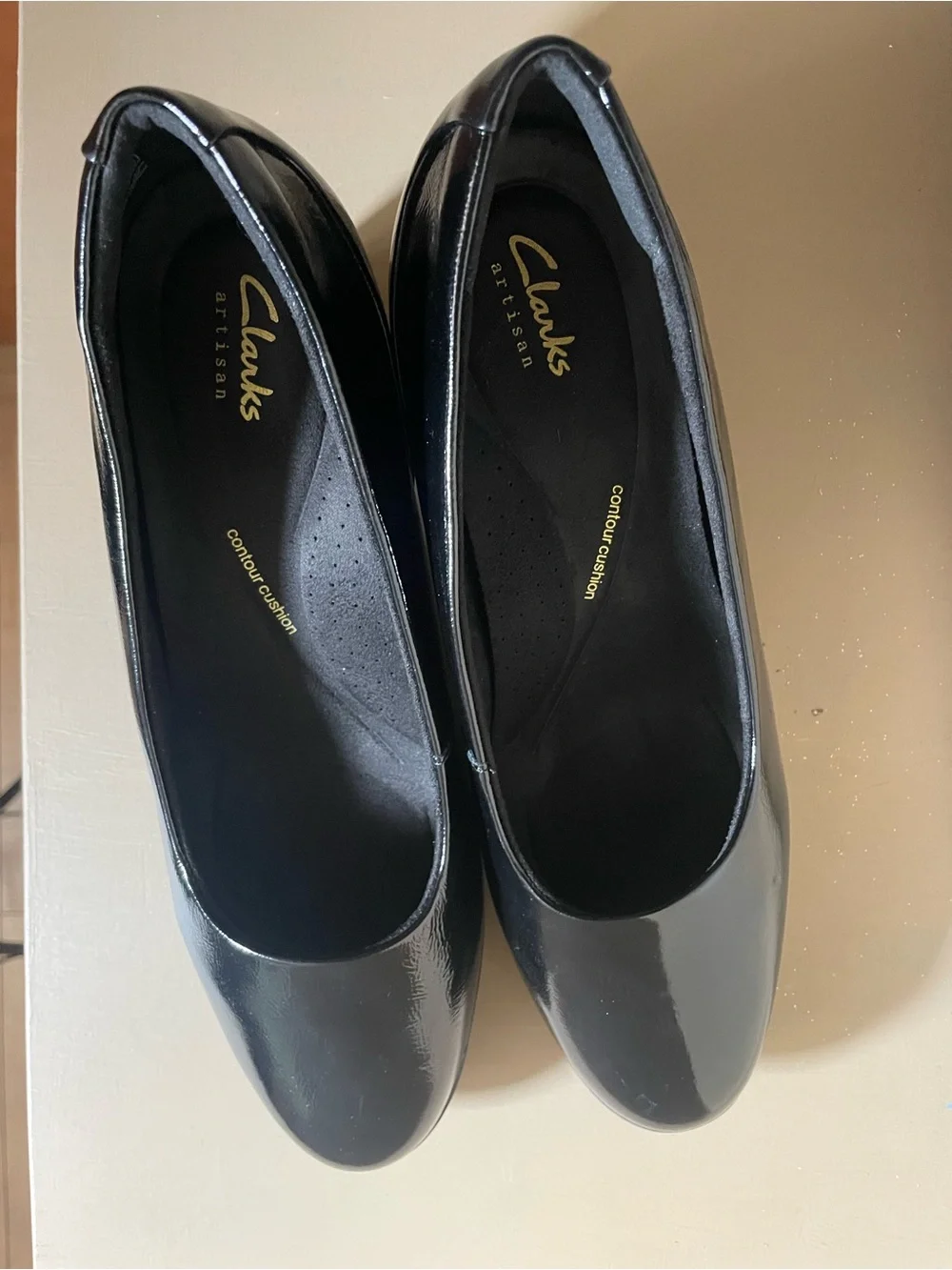 Clarks Shaya Poppy unworn Black Patent Block Heel Pumps